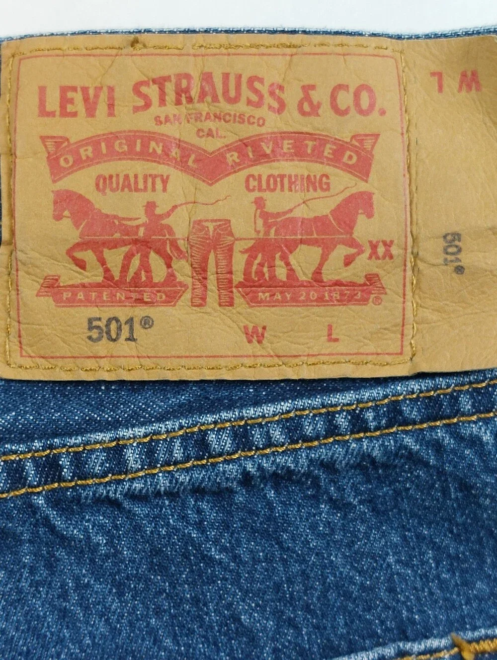 Levis levis button